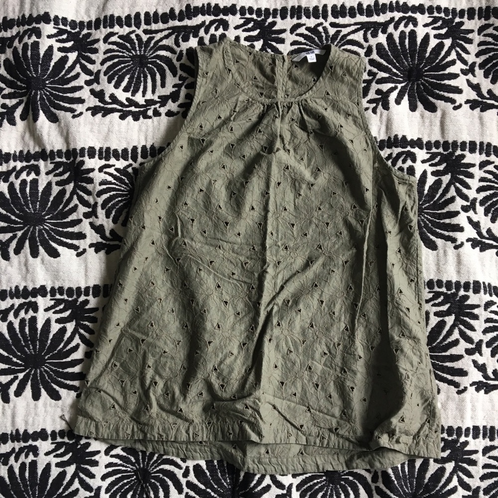 Uniqlo sleeveless eyelet top